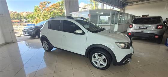 RENAULT SANDERO 1.6 16V SCE FLEX ZEN MANUAL RENAULT SANDERO 1.6 16V SCE FLEX ZEN MANUAL